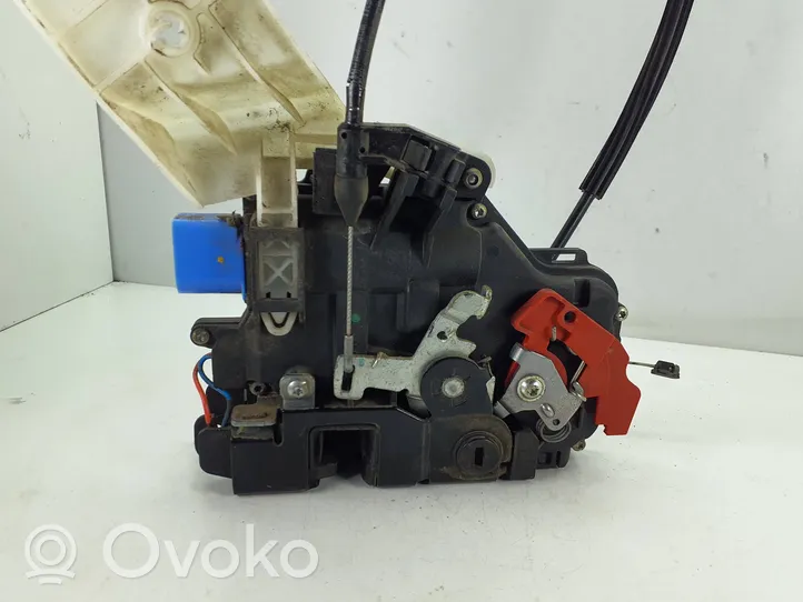 Volkswagen Golf VI Rear door lock 7L0839016D