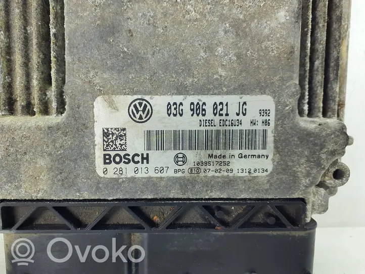 Volkswagen Golf V Moottorin ohjainlaite/moduuli 03G906021JG