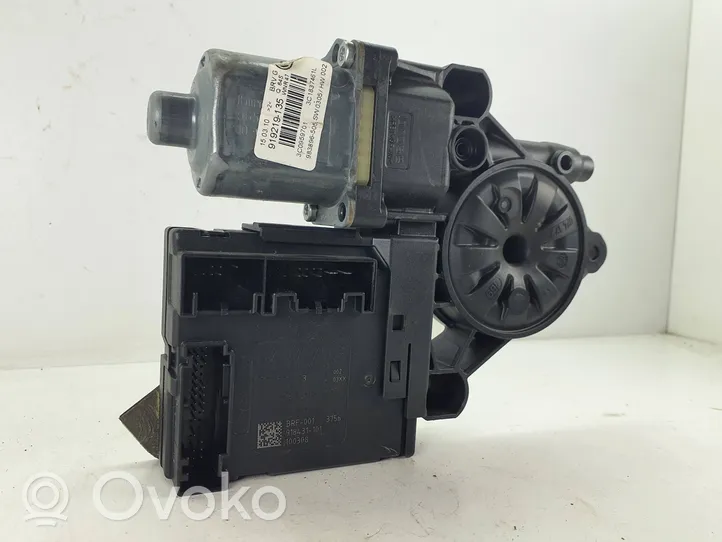 Volkswagen PASSAT B6 Moteur de lève-vitre de porte avant 3C0959793