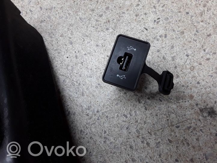 Alfa Romeo 159 Gniazdo / Złącze USB 156073502