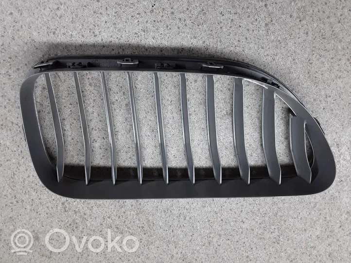 BMW 6 F06 Gran coupe Grille calandre supérieure de pare-chocs avant 7212849