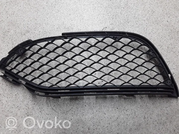 Mercedes-Benz C AMG W205 Grille inférieure de pare-chocs avant A2058852723