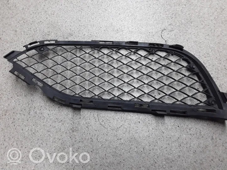 Mercedes-Benz C AMG W205 Grille inférieure de pare-chocs avant A2058852823