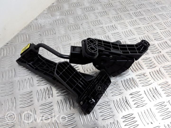 KIA Carens III Accelerator throttle pedal 351904X700