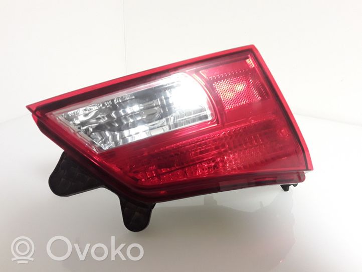 Subaru Outback Lampy tylnej klapy bagażnika 