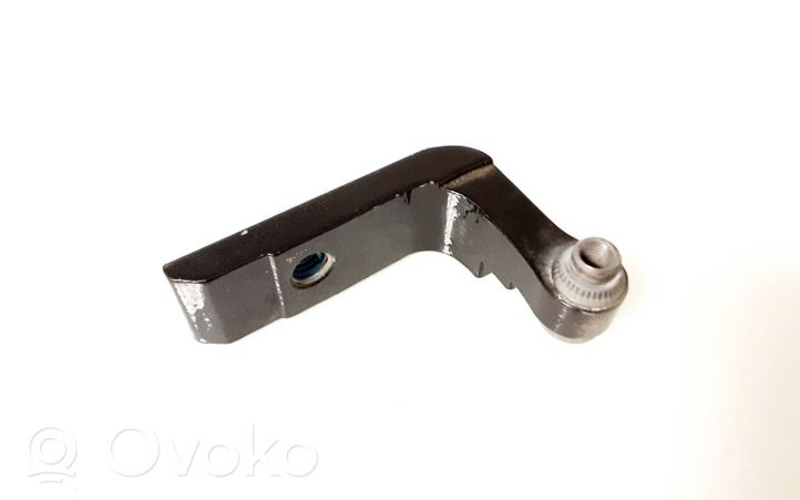 BMW 5 G30 G31 Front door lower hinge 7333093