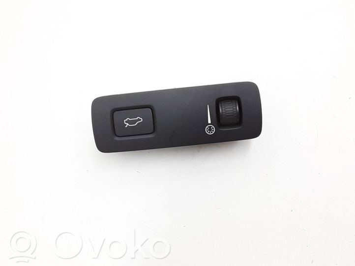 31376510 Volvo XC90 Tailgate/boot open switch button, 13.90 € RRR