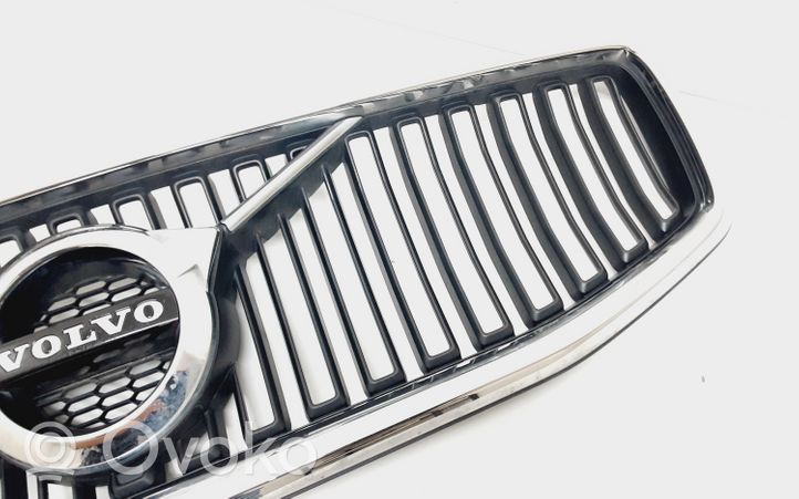 Volvo S60 Grille calandre supérieure de pare-chocs avant 32132213