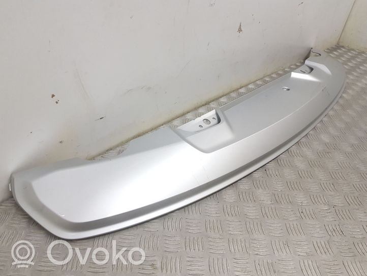 Volvo XC40 Moulure inférieure de pare-chocs arrière 32136122