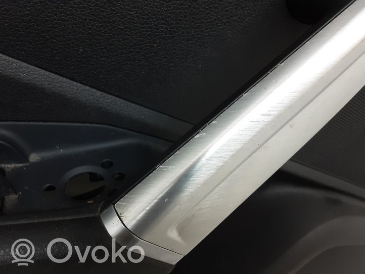 Audi Q2 - Rivestimento del pannello della portiera anteriore 81A867099