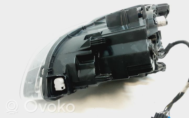 Volvo V60 Lampa przednia 31420109