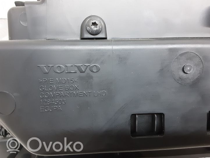 Volvo V40 Hansikaslokerosarja 39824223