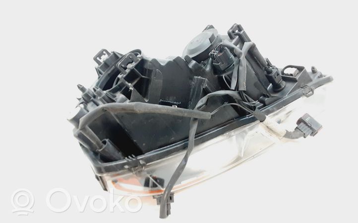 Volvo XC90 Lampa przednia 30764399