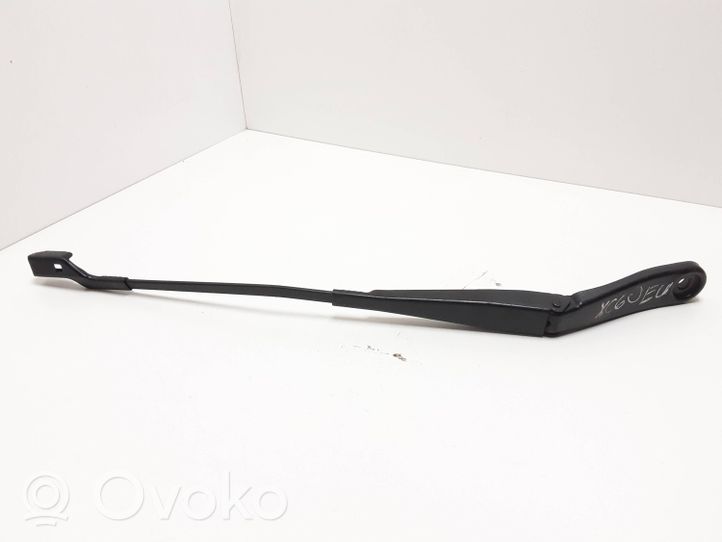 Volvo XC60 Front wiper blade arm 30753525