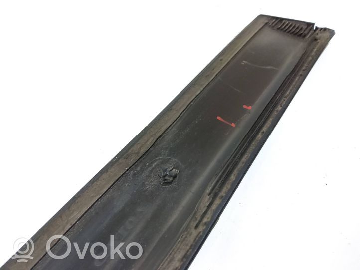 Volvo XC90 Priekšpusē durvju dekoratīvā apdare (moldings) 30715200