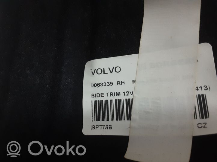 Volvo XC60 Garniture panneau latérale du coffre 0063339