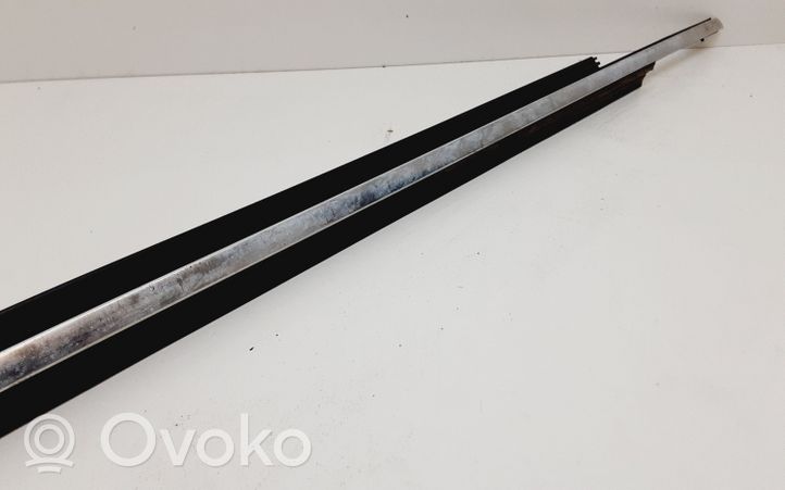 Volvo XC90 Rivestimento modanatura del vetro della portiera anteriore 30634901