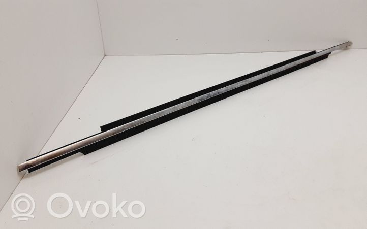 Volvo XC90 Listwa / Uszczelka szyby drzwi 30634901