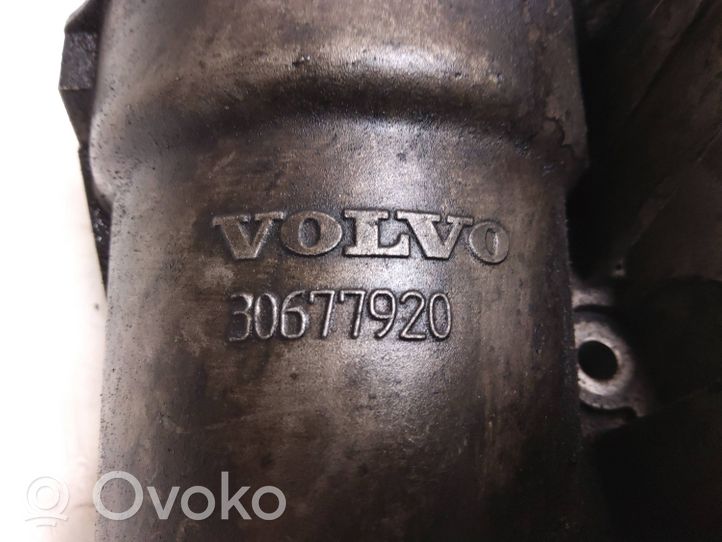 Volvo V70 Öljynsuodattimen kannake 30677920