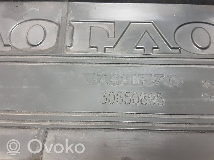 Volvo V50 Osłona górna silnika 30650895