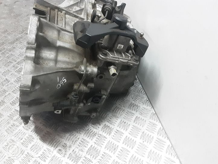 Volvo S60 Mechaninė 6 pavarų dėžė EU1R7002TED