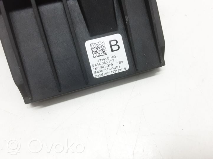 Volkswagen PASSAT B8 Adblue skysčio siurblio valdymo blokas 7N0941329