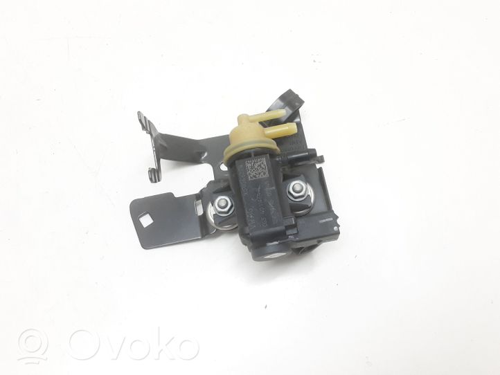 Volkswagen PASSAT B8 Turbolader Druckwandler Magnetventil 04L131051F