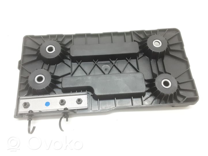 Volkswagen PASSAT B8 Vassoio batteria 3Q0804869