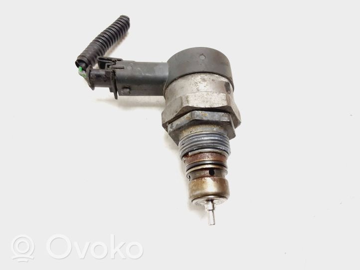 Volvo XC90 Regulator ciśnienia paliwa 30777576