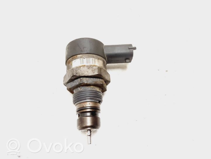 Volvo XC90 Regulator ciśnienia paliwa 30777576