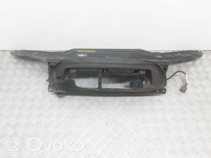 Volvo V70 Ylempi jäähdyttimen ylätuen suojapaneeli 30734536