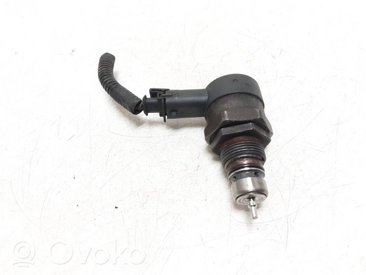 Volvo XC90 Capteur de pression de carburant 30777576