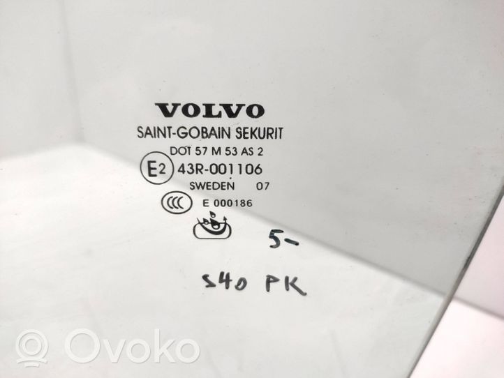 Volvo S40 Pagrindinis priekinių durų stiklas (keturdurio) 43R001106