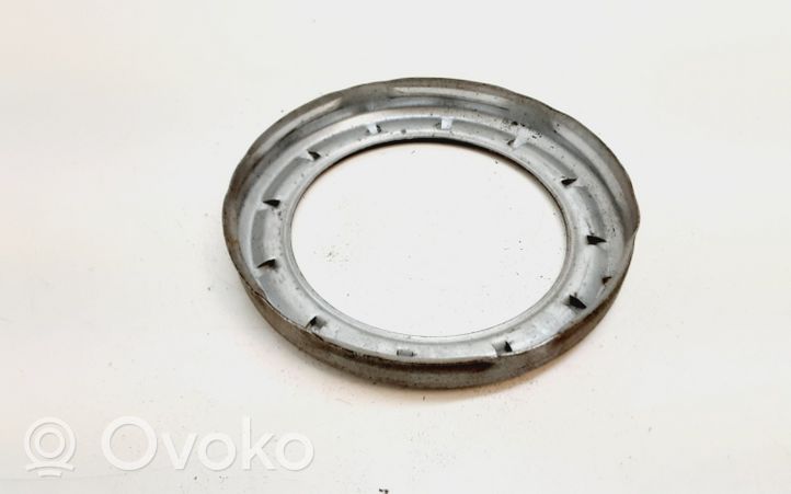 BMW X5 E53 Polttoainesäiliön pumpun ruuvin lukkorenkaan mutteri 6762417