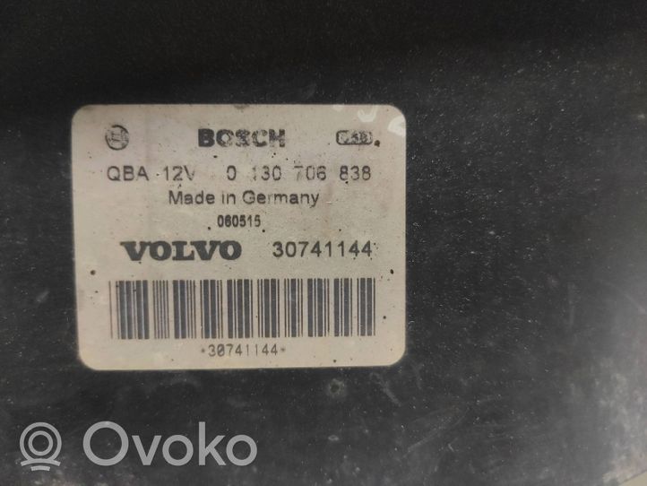 Volvo V70 Elektrinis radiatorių ventiliatorius 30741144