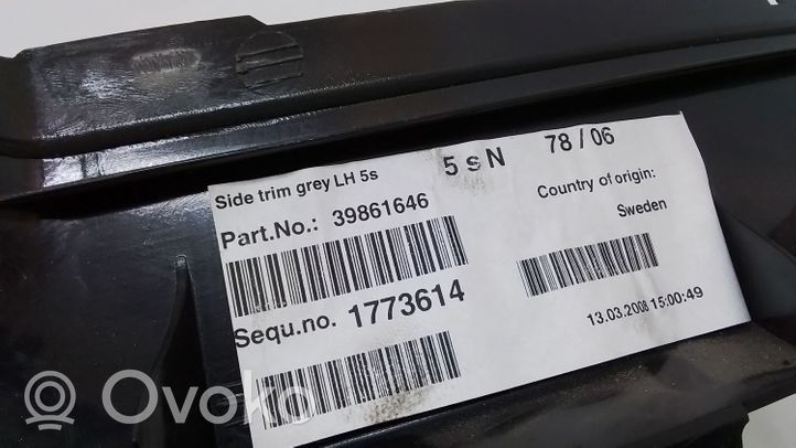 Volvo XC90 Garniture panneau latérale du coffre 39861646