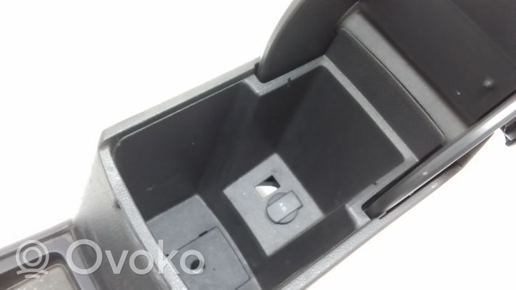 Volkswagen PASSAT B7 USA Podłokietnik tunelu środkowego 561863243