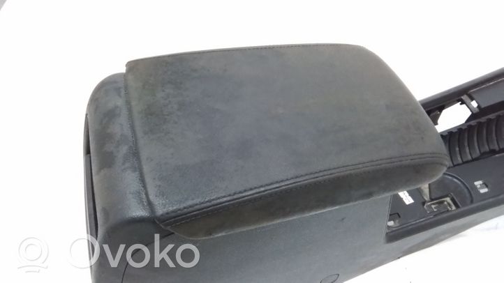 Volkswagen PASSAT B7 USA Podłokietnik tunelu środkowego 561863243