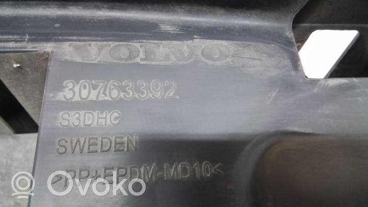 Volvo V70 Traversa di supporto paraurti anteriore 30763391