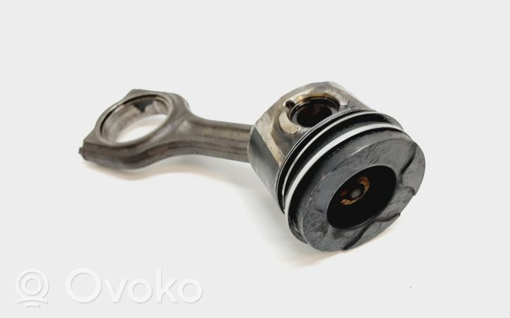 Volvo V50 Piston avec bielle 