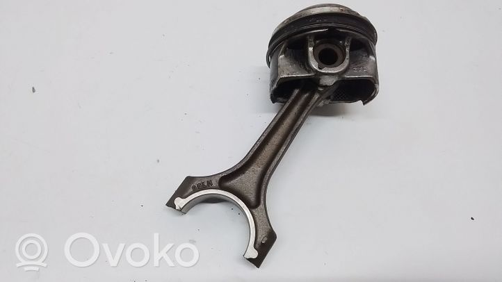 Volkswagen Golf VII Piston avec bielle 06K198401D