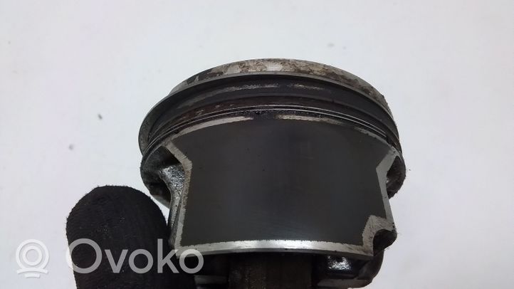 Volkswagen Golf VII Piston avec bielle 06K198401D