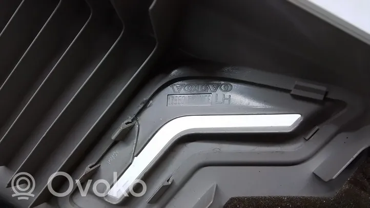 Volvo XC90 Отделка стойки (C) 