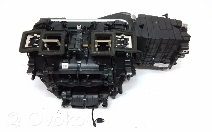 BMW 7 F01 F02 F03 F04 Salono oro mazgo komplektas 9202574