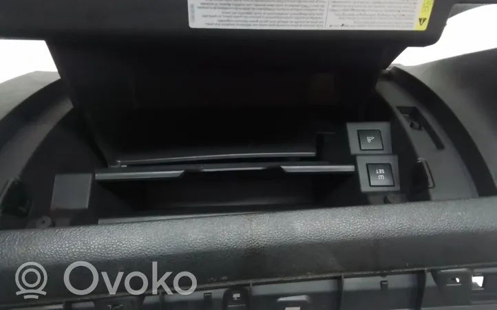 Volkswagen PASSAT B7 USA Schowek deski rozdzielczej / Komplet 561857938