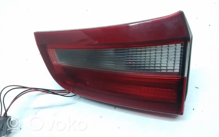 Volvo S60 Lampy tylnej klapy bagażnika 30796271