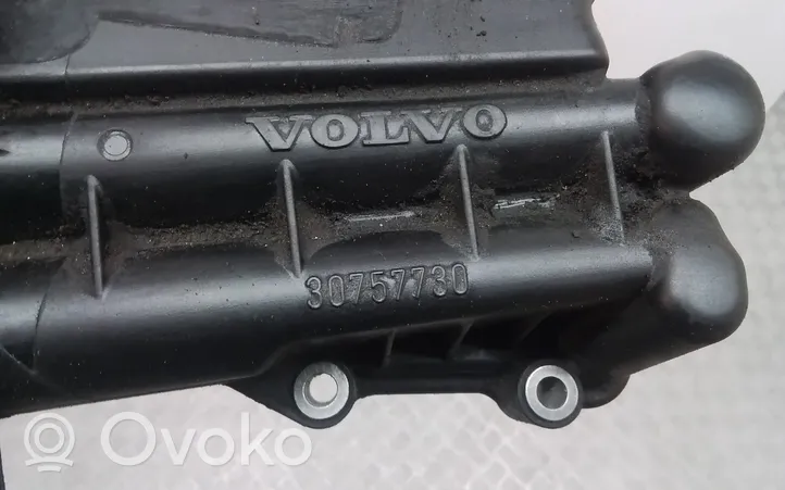 Volvo S60 Öljynsuodattimen kannake 30757730