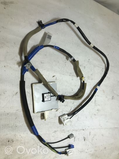 Lexus RX 330 - 350 - 400H GPS-pystyantenni 8686048170