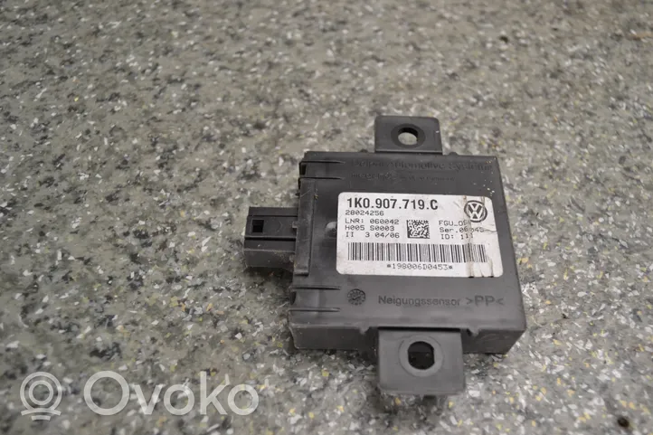 Volkswagen PASSAT B7 Boîtier module alarme 1K0907719C