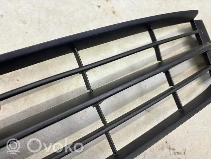 Skoda Fabia Mk3 (NJ) Grille inférieure de pare-chocs avant 6V0807368